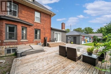 145 CHARLES STREET N, Gananoque Ontario