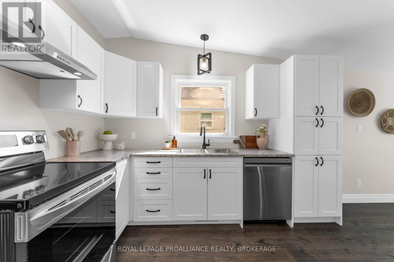104 MAIN STREET, Loyalist (Bath), Ontario, K0H1G0