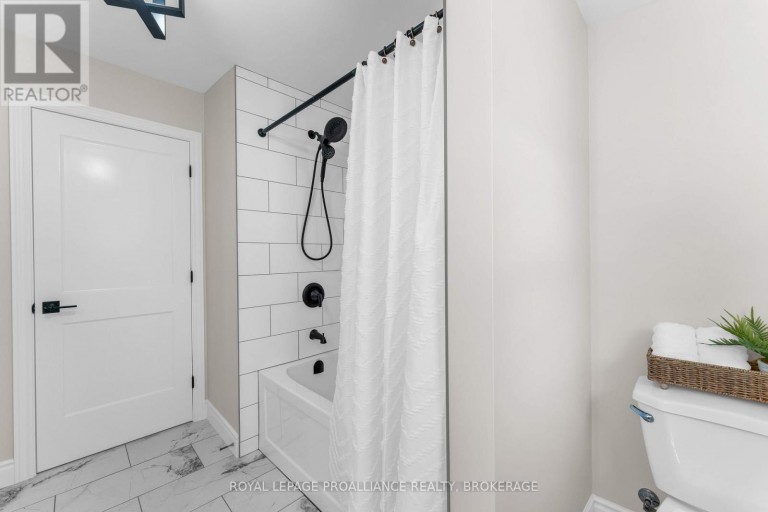 104 MAIN STREET, Loyalist (Bath), Ontario, K0H1G0