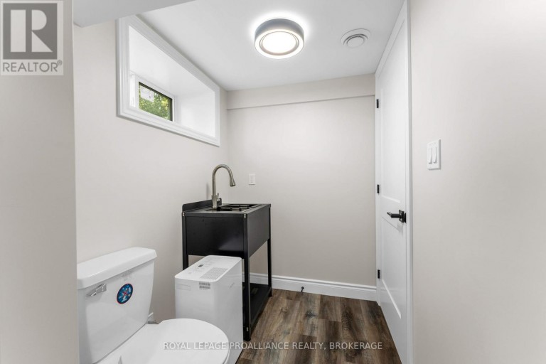 104 MAIN STREET, Loyalist (Bath), Ontario, K0H1G0