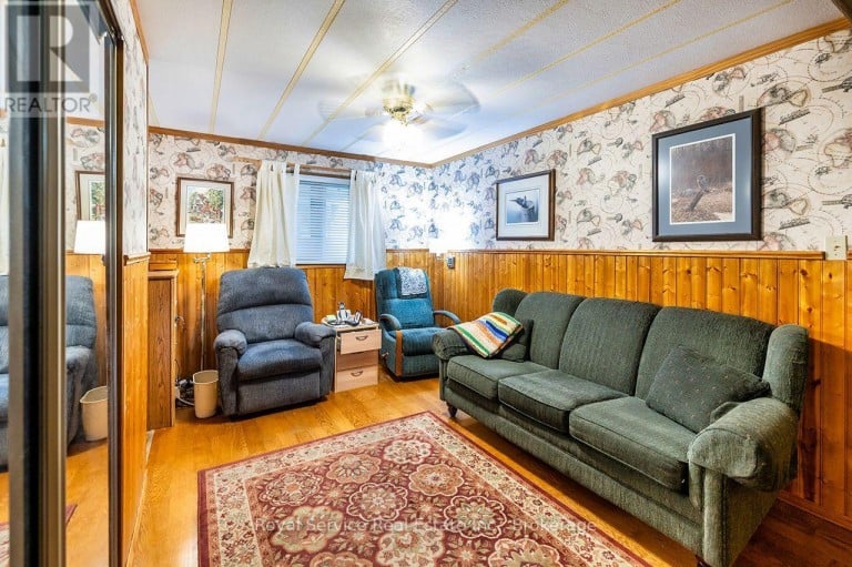 16 VISTA DRIVE, Kawartha Lakes (Lindsay), Ontario, K9V0H7