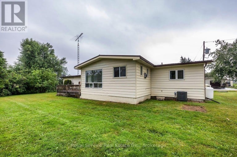 16 VISTA DRIVE, Kawartha Lakes (Lindsay), Ontario, K9V0H7
