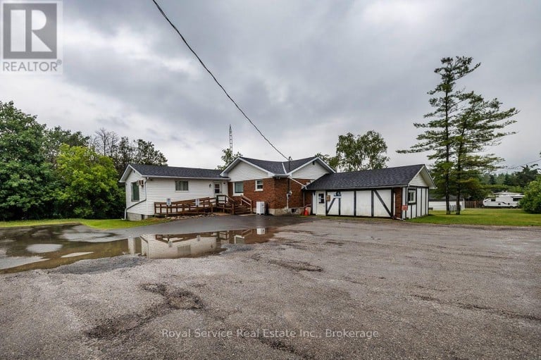 16 VISTA DRIVE, Kawartha Lakes (Lindsay), Ontario, K9V0H7