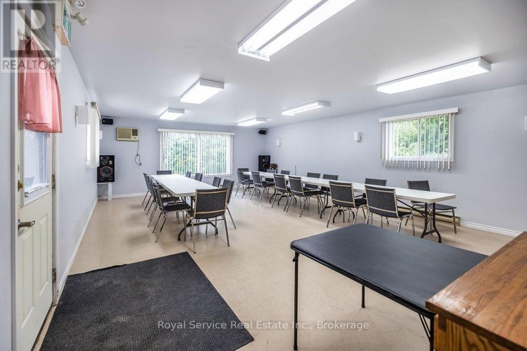 16 VISTA DRIVE, Kawartha Lakes (Lindsay), Ontario, K9V0H7