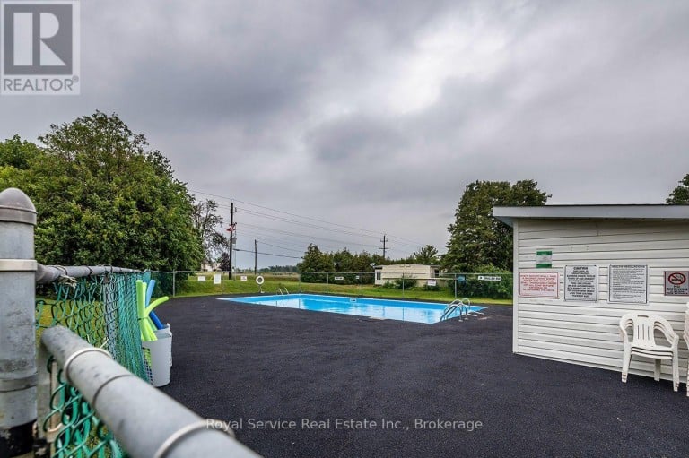 16 VISTA DRIVE, Kawartha Lakes (Lindsay), Ontario, K9V0H7