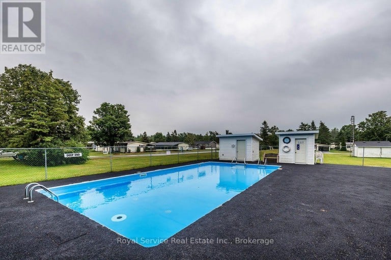 16 VISTA DRIVE, Kawartha Lakes (Lindsay), Ontario, K9V0H7