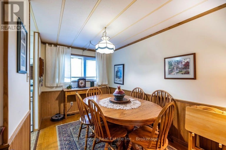16 VISTA DRIVE, Kawartha Lakes (Lindsay), Ontario, K9V0H7