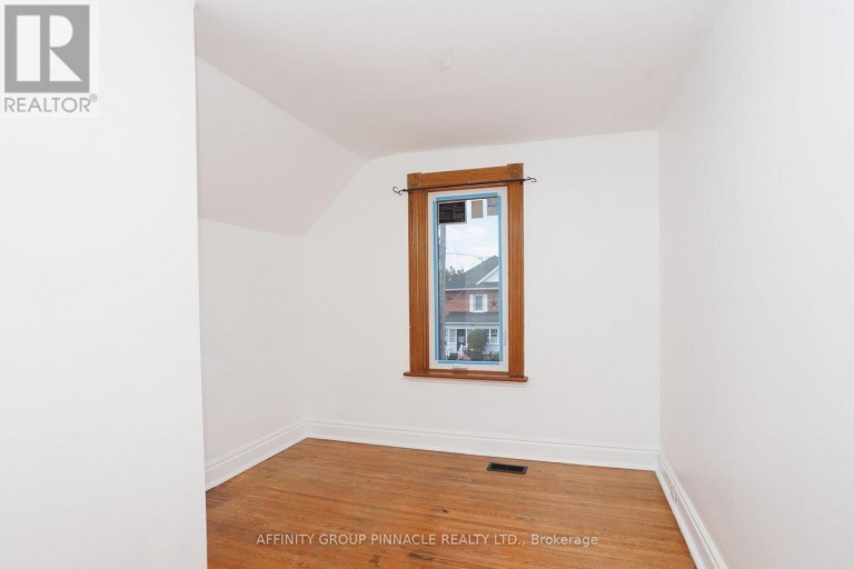 71 GLENELG STREET W, Kawartha Lakes (Lindsay), Ontario, K9V2V6