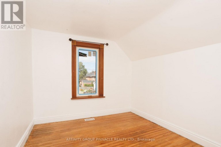 71 GLENELG STREET W, Kawartha Lakes (Lindsay), Ontario, K9V2V6