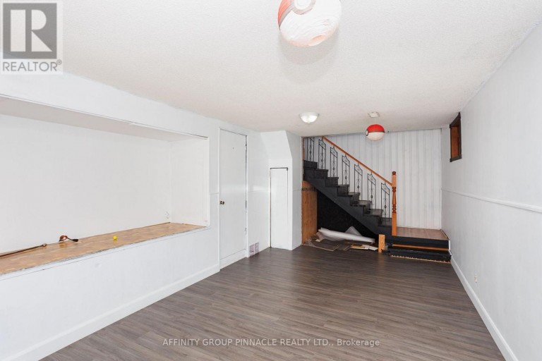 71 GLENELG STREET W, Kawartha Lakes (Lindsay), Ontario, K9V2V6