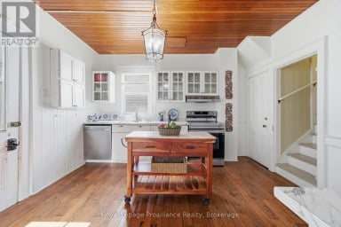 47 PAUL STREET Prince Edward County (Picton) Ontario photo 10