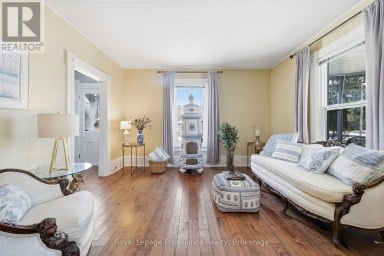47 PAUL STREET Prince Edward County (Picton) Ontario photo 5