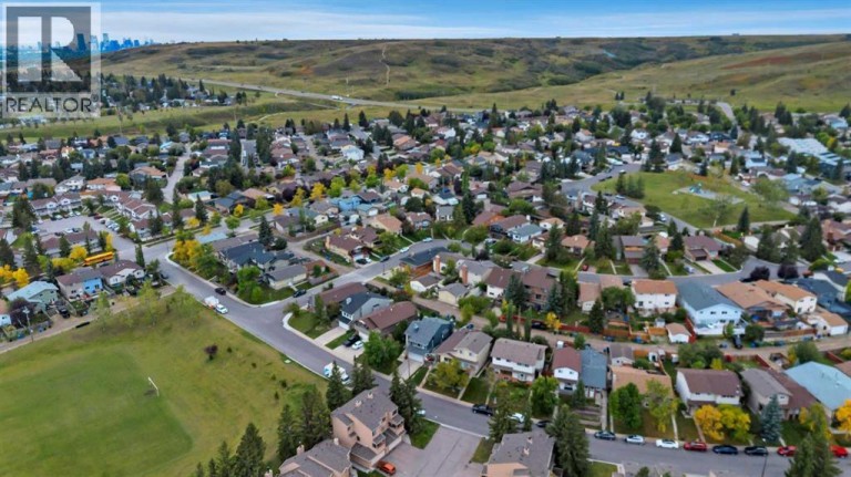 65, 70 Beacham Way NW, Calgary, Alberta, T3K1R8