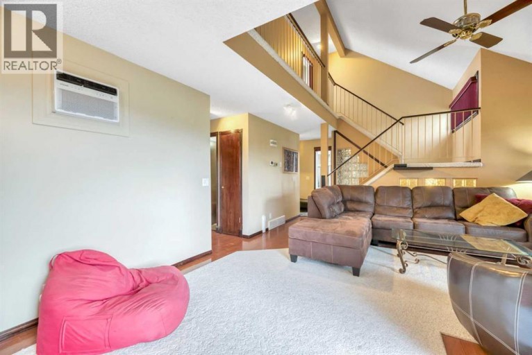 65, 70 Beacham Way NW, Calgary, Alberta, T3K1R8