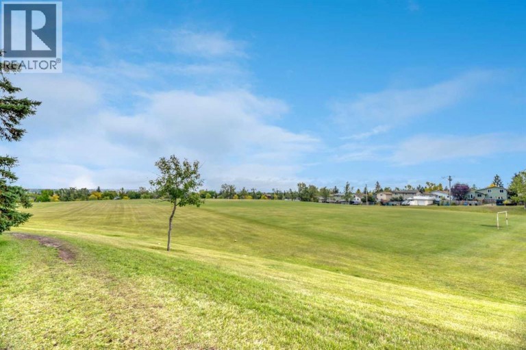 65, 70 Beacham Way NW, Calgary, Alberta, T3K1R8