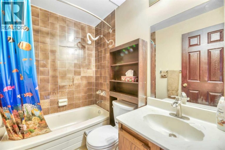 65, 70 Beacham Way NW, Calgary, Alberta, T3K1R8