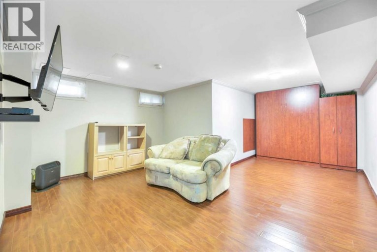 65, 70 Beacham Way NW, Calgary, Alberta, T3K1R8