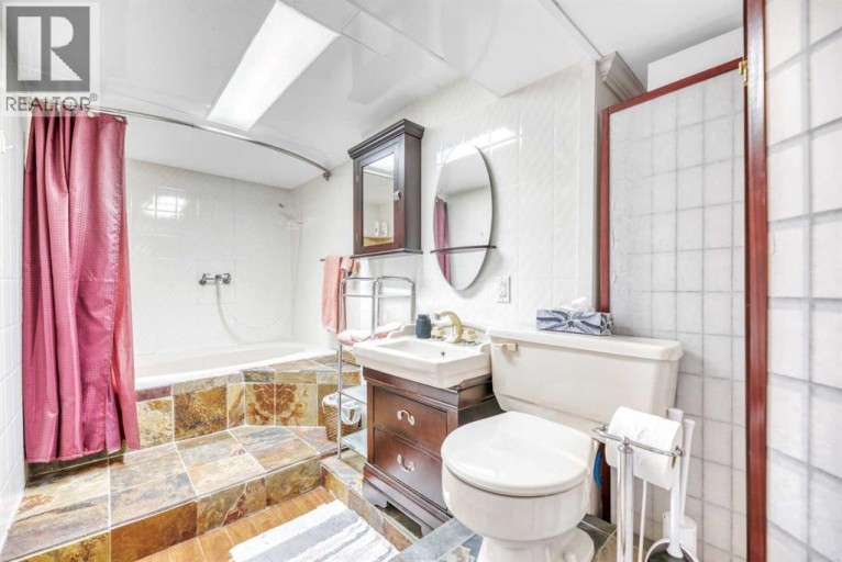 65, 70 Beacham Way NW, Calgary, Alberta, T3K1R8