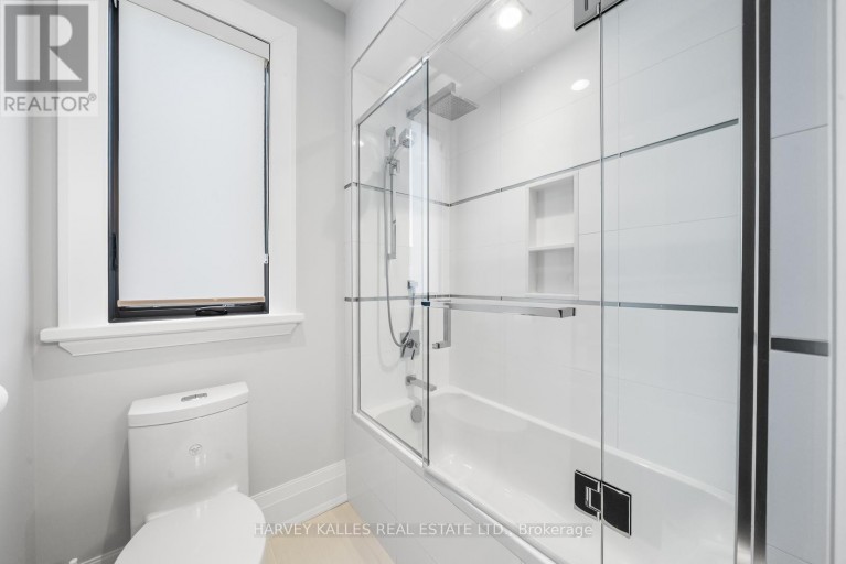 75 BANNOCKBURN AVENUE, Toronto (Bedford Park-Nortown), Ontario, M5M2M9