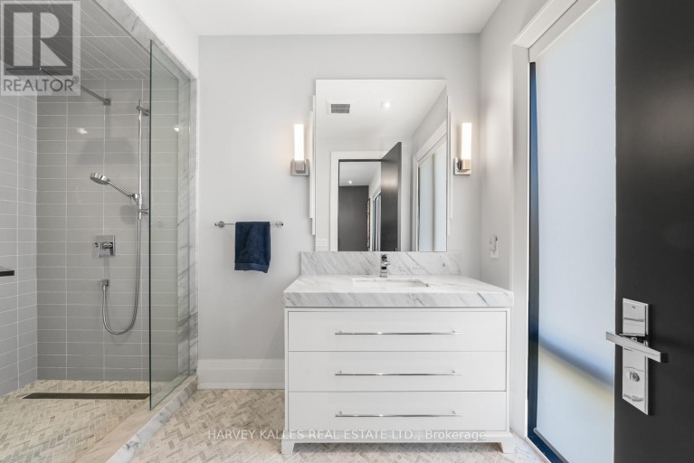 75 BANNOCKBURN AVENUE, Toronto (Bedford Park-Nortown), Ontario, M5M2M9