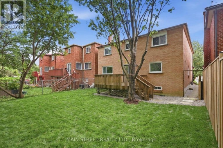 95 WHISTLING HILLS DRIVE, Toronto (Milliken), Ontario, M1V3K7