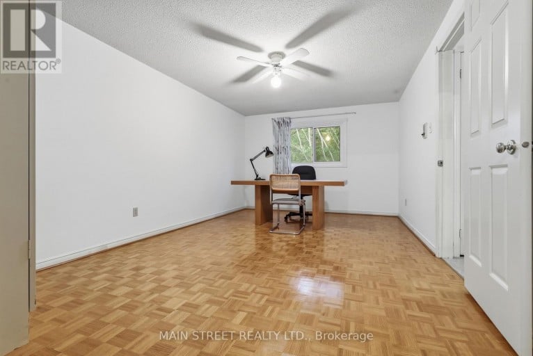 95 WHISTLING HILLS DRIVE, Toronto (Milliken), Ontario, M1V3K7