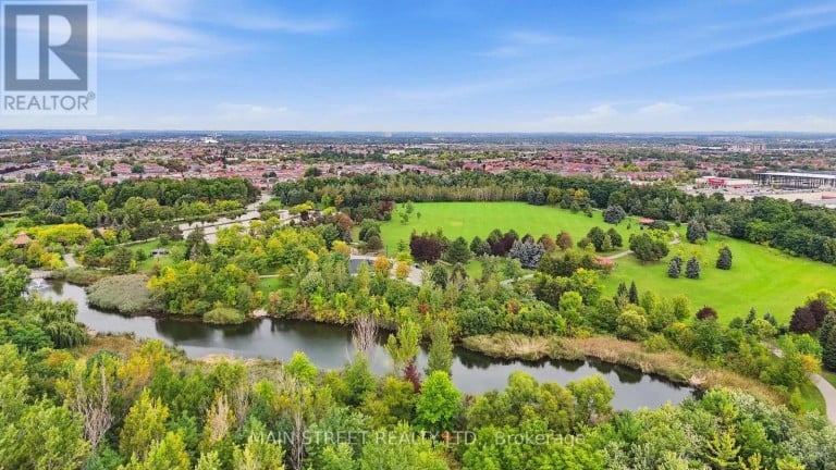 95 WHISTLING HILLS DRIVE, Toronto (Milliken), Ontario, M1V3K7