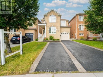 76 FORD WILSON BOULEVARD Newmarket (Woodland Hill) Ontario photo 1