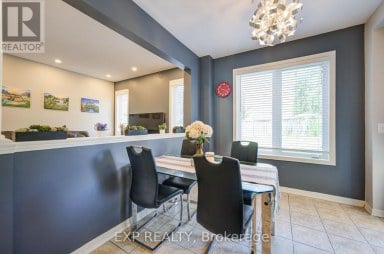 76 FORD WILSON BOULEVARD Newmarket (Woodland Hill) Ontario photo 10