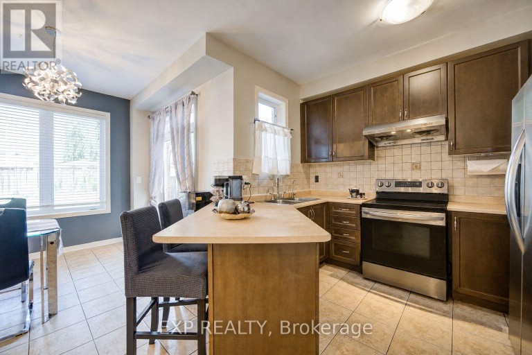 76 FORD WILSON BOULEVARD, Newmarket (Woodland Hill), Ontario, L3X3G1