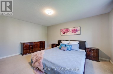 76 FORD WILSON BOULEVARD Newmarket (Woodland Hill) Ontario photo 21
