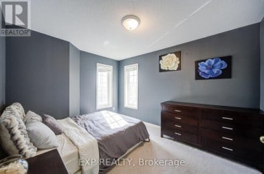 76 FORD WILSON BOULEVARD Newmarket (Woodland Hill) Ontario photo 27