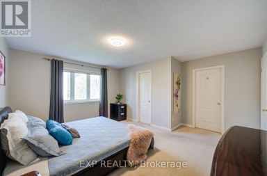 76 FORD WILSON BOULEVARD Newmarket (Woodland Hill) Ontario photo 28