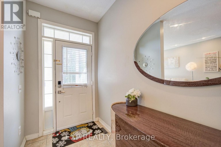 76 FORD WILSON BOULEVARD, Newmarket (Woodland Hill), Ontario, L3X3G1