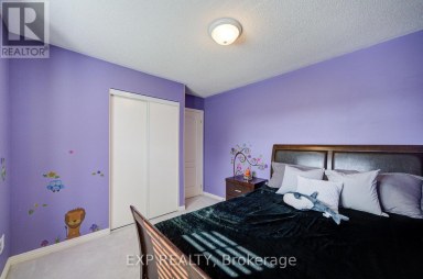 76 FORD WILSON BOULEVARD Newmarket (Woodland Hill) Ontario photo 34