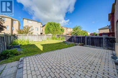 76 FORD WILSON BOULEVARD Newmarket (Woodland Hill) Ontario photo 46
