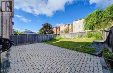 76 FORD WILSON BOULEVARD Newmarket (Woodland Hill) Ontario photo 47