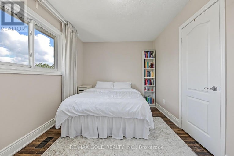 55 MALCOLM CRESCENT, Brampton (Central Park), Ontario, L6S3C7