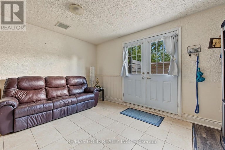 55 MALCOLM CRESCENT, Brampton (Central Park), Ontario, L6S3C7