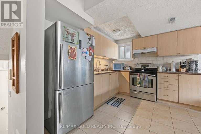 55 MALCOLM CRESCENT, Brampton (Central Park), Ontario, L6S3C7