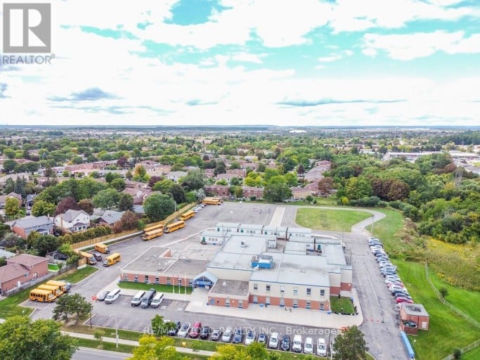 55 MALCOLM CRESCENT, Brampton (Central Park), Ontario, L6S3C7