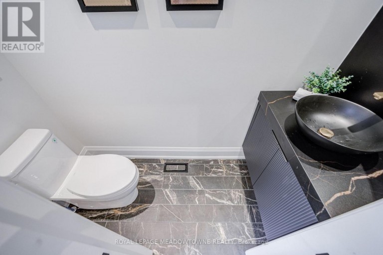 971 FILMANDALE ROAD, Burlington (LaSalle), Ontario, L7T2Z2