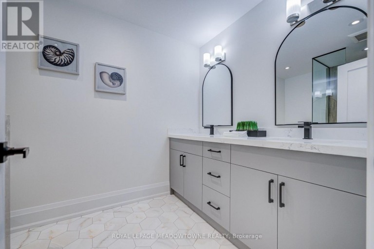 971 FILMANDALE ROAD, Burlington (LaSalle), Ontario, L7T2Z2