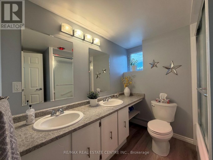 301 - 944 CALEDONIAN VIEW, Cambridge, Ontario, N3H1A5