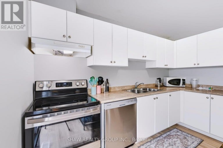 24 FALLINGBROOK CRESCENT, Kawartha Lakes (Lindsay), Ontario, K9V0B3