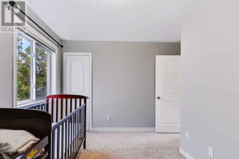 24 FALLINGBROOK CRESCENT, Kawartha Lakes (Lindsay), Ontario, K9V0B3