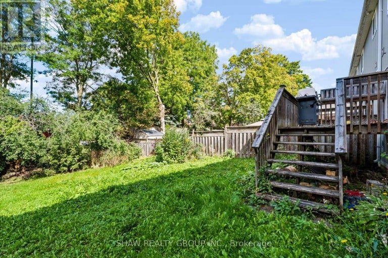 24 FALLINGBROOK CRESCENT, Kawartha Lakes (Lindsay), Ontario, K9V0B3
