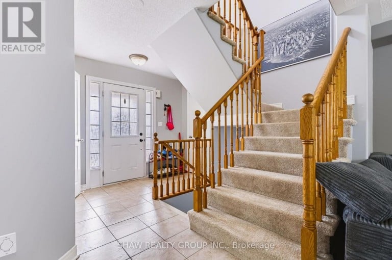 24 FALLINGBROOK CRESCENT, Kawartha Lakes (Lindsay), Ontario, K9V0B3