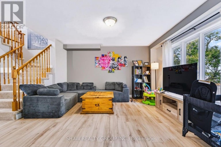 24 FALLINGBROOK CRESCENT, Kawartha Lakes (Lindsay), Ontario, K9V0B3