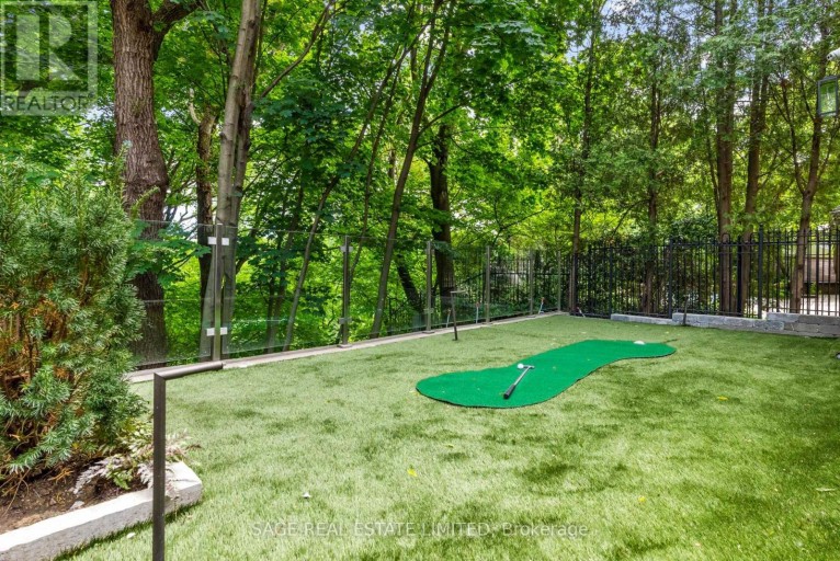 11 RIDGEWOOD ROAD, Toronto (Forest Hill South), Ontario, M5P1T4
